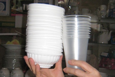 Không sợ độc nếu dùng cốc, đĩa, bát giấy đúng cách